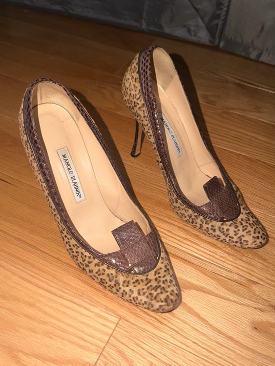 Manolo Blahnik Shoes - Manolo Blahnik Leopard Print Pointed Toe Pumps with Brown Trim